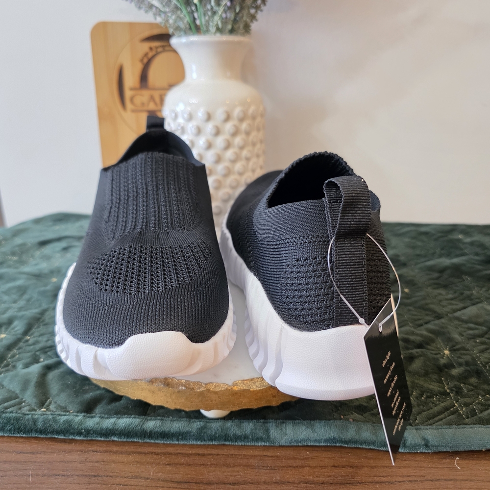 bernie mev. Women's Gravitas Slip-on Sneaker in Black
